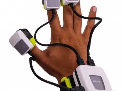 Erfahrungsberichte TouchDIVER - der Handschuh, der Sie Kraft, Vibration und Temp